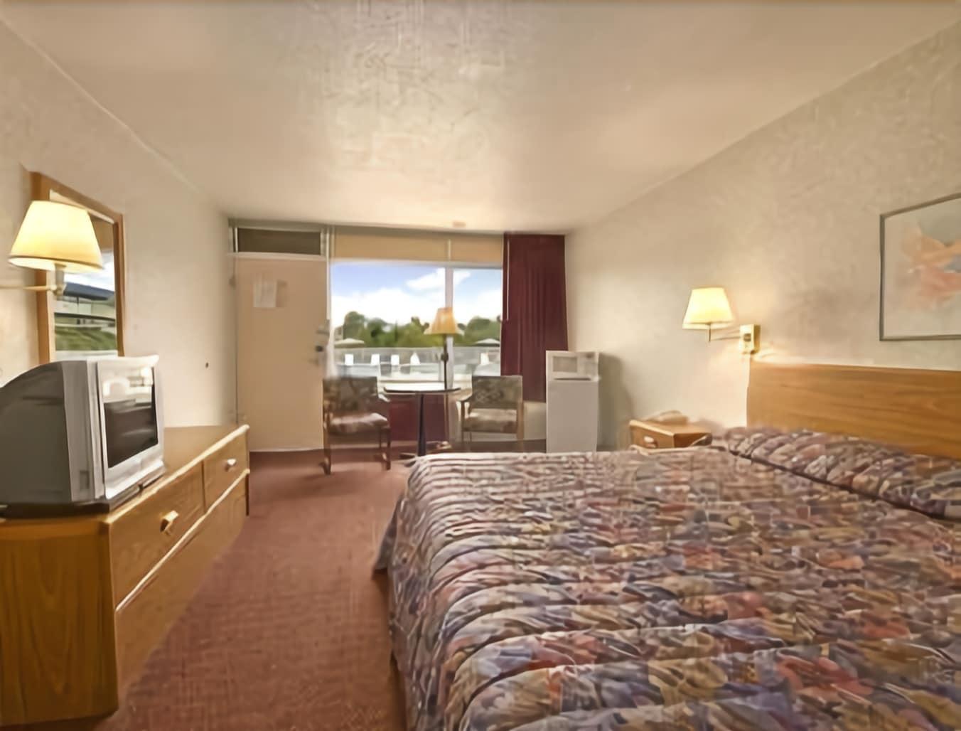 Days Inn By Wyndham St Clairsville St. Clairsville Rom bilde
